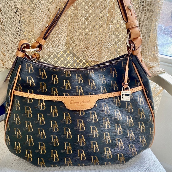 Dooney and Bourke east west Collins bag - Picture 2 of 16